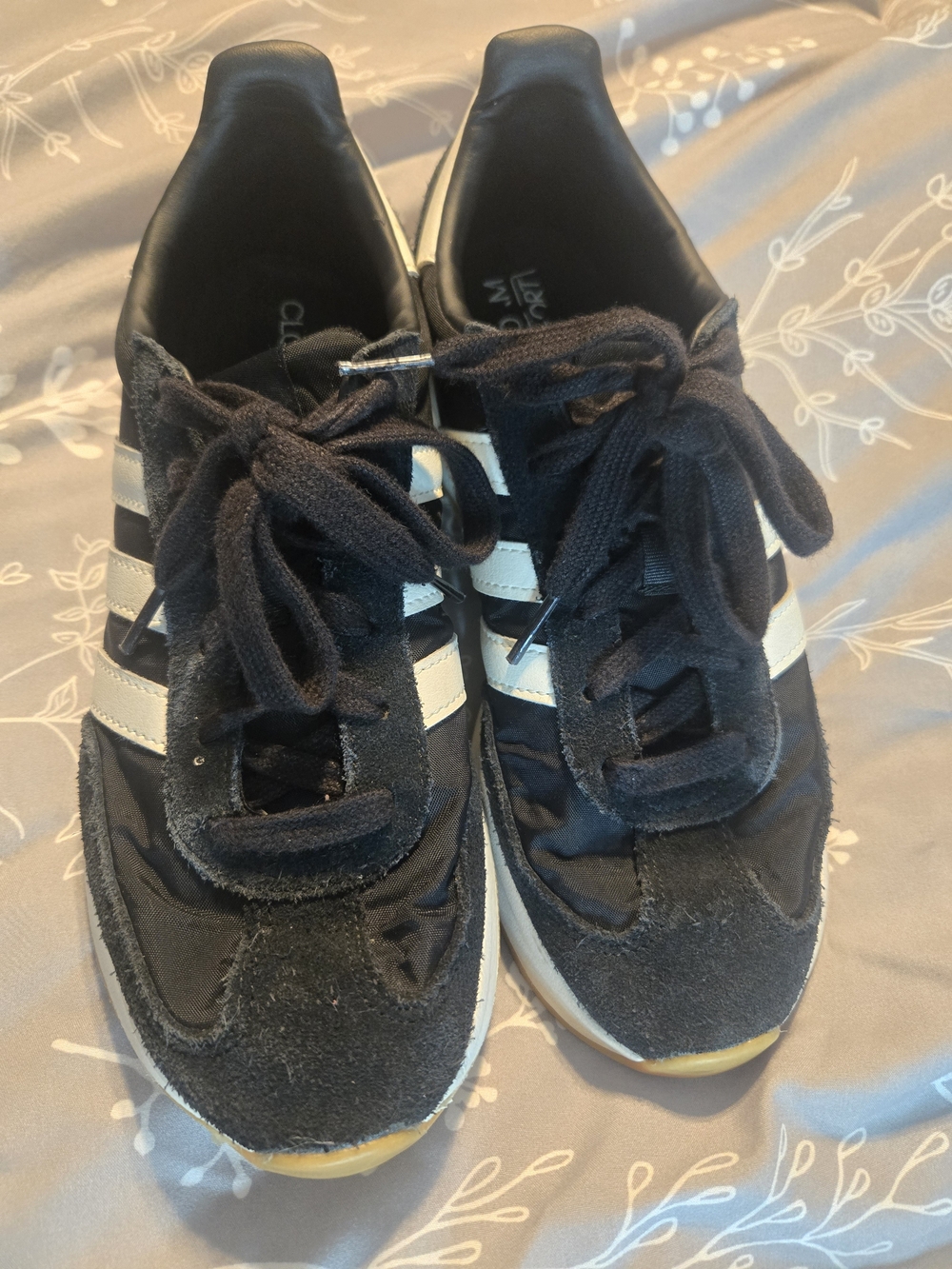 Addias Sneakers